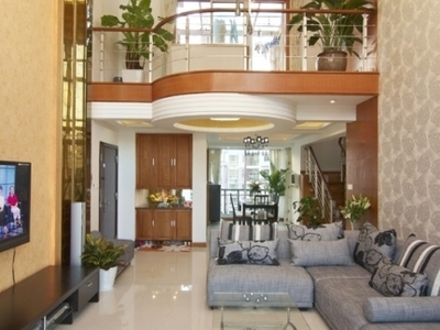 白色隔層裝修效果圖 打造住宅室內裝飾的明亮與通透之美